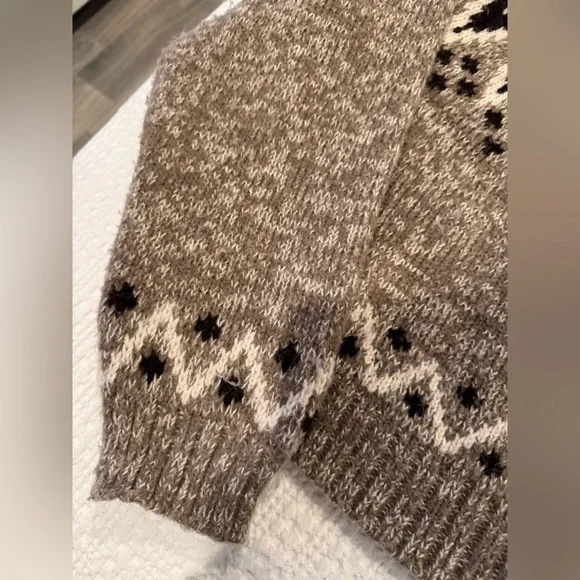 American Eagle Fairisle Sweater - Picture 3 of 4